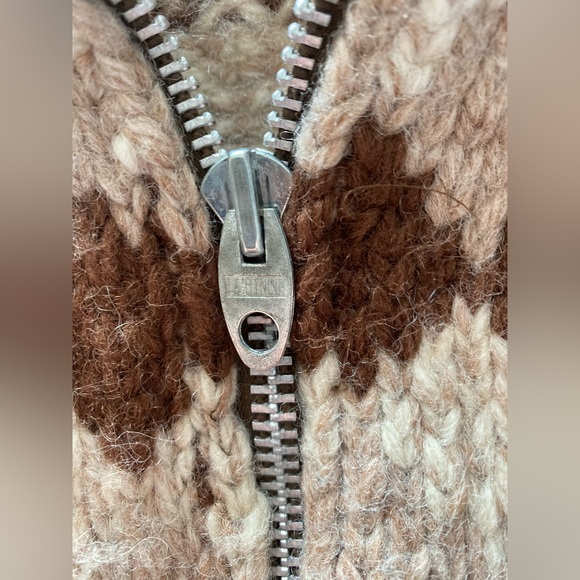 1970’s Cowichin Sweater - Picture 5 of 5